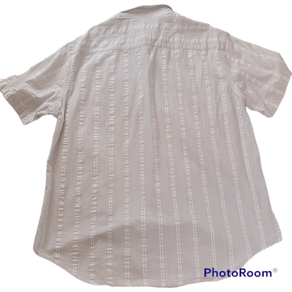 Perry Ellis Short Sleeve Button Front Shirt - Picture 2 of 6